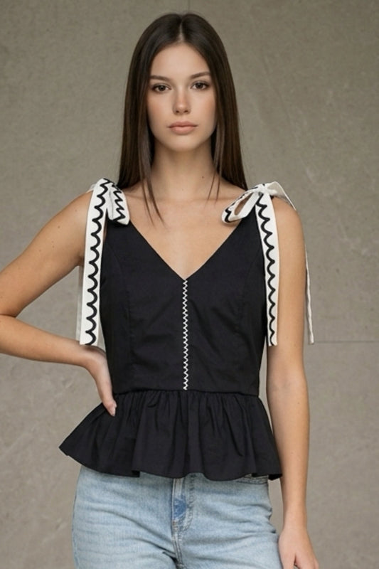 Scallop Embroidery Poplin Sleeveless Top